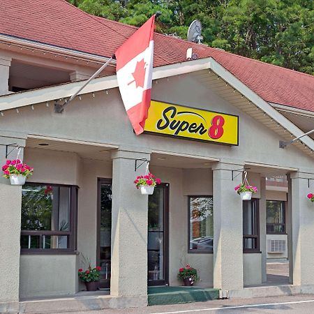 Super 8 By Wyndham Niagara Falls North Luaran gambar