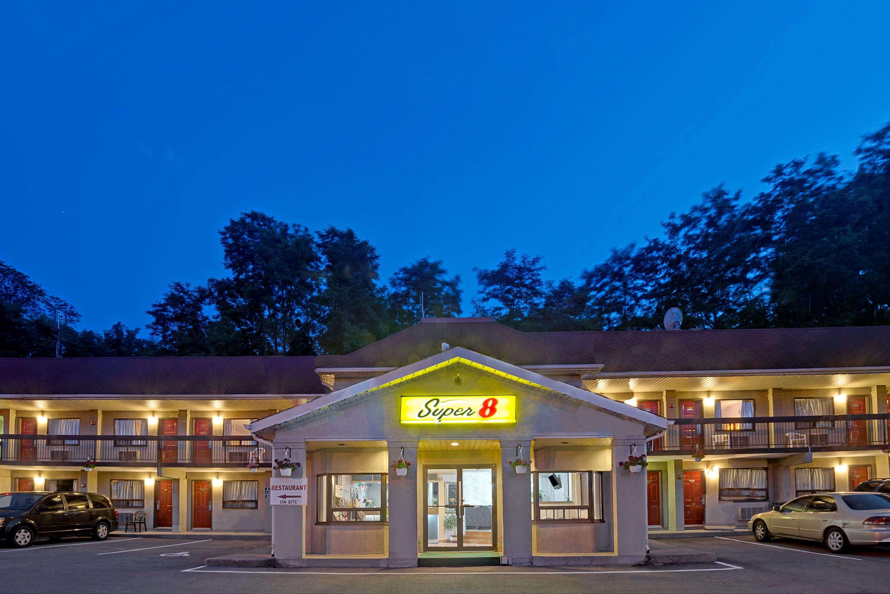 Super 8 By Wyndham Niagara Falls North Luaran gambar