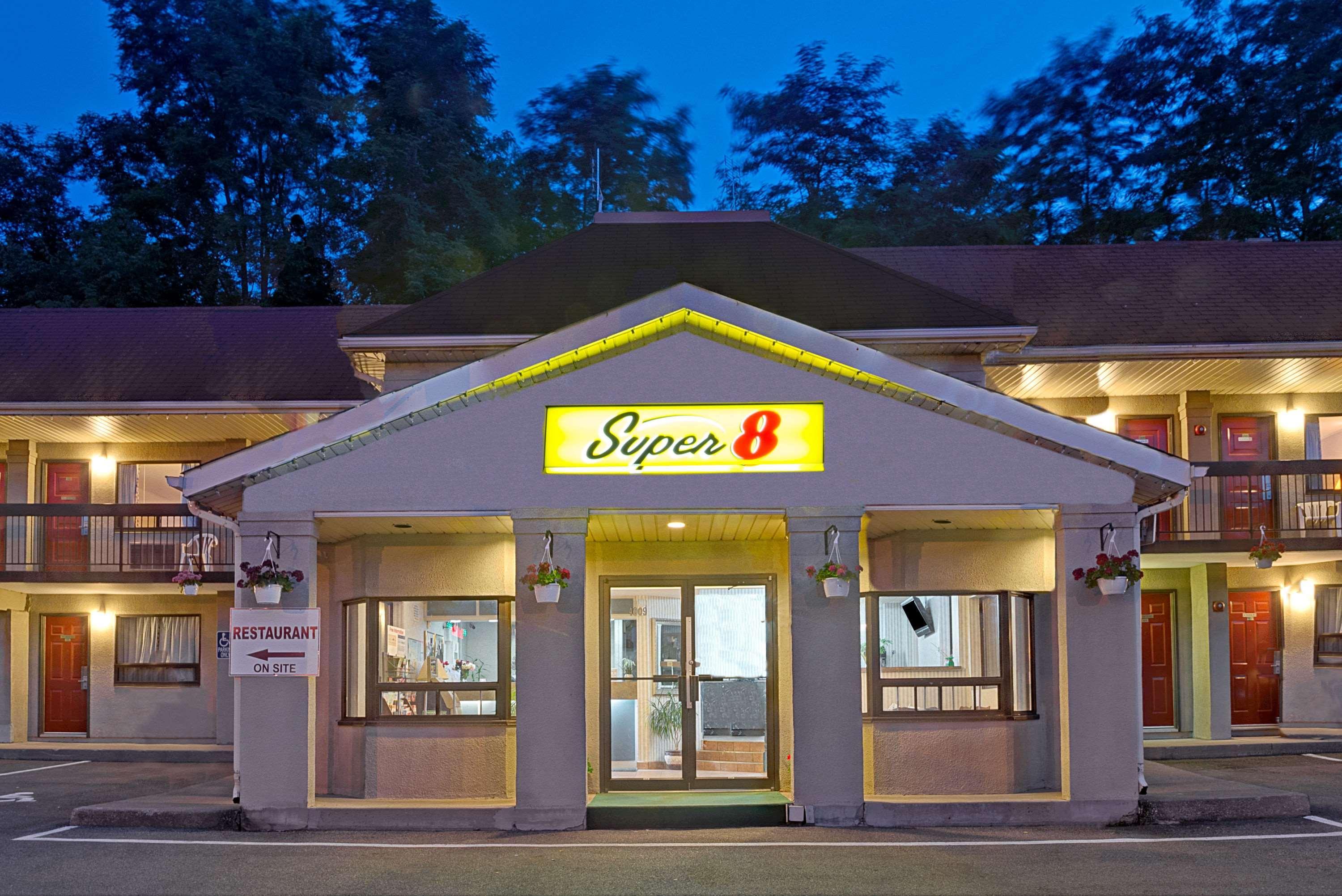 Super 8 By Wyndham Niagara Falls North Luaran gambar