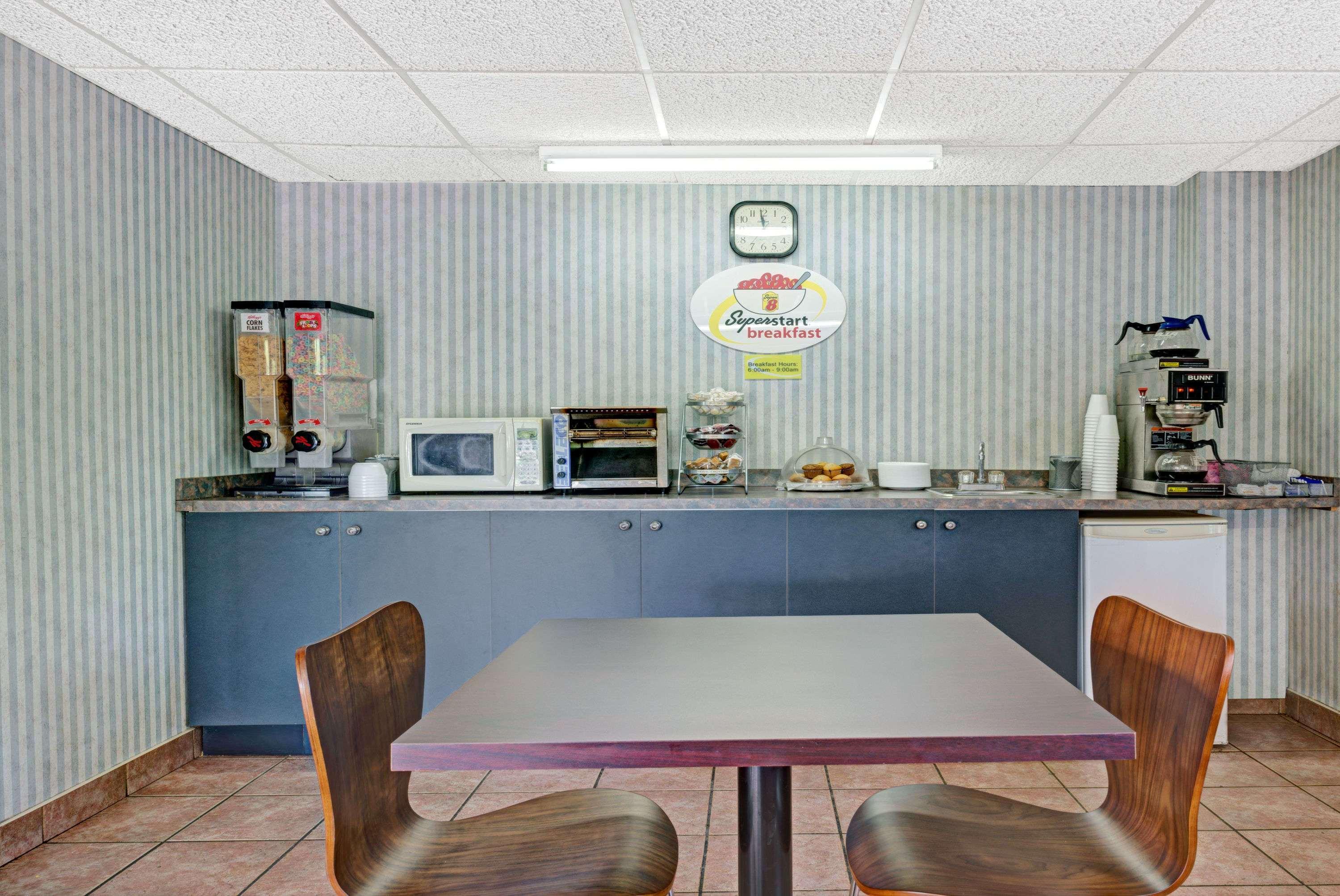 Super 8 By Wyndham Niagara Falls North Luaran gambar
