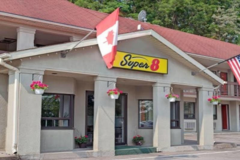 Super 8 By Wyndham Niagara Falls North Luaran gambar